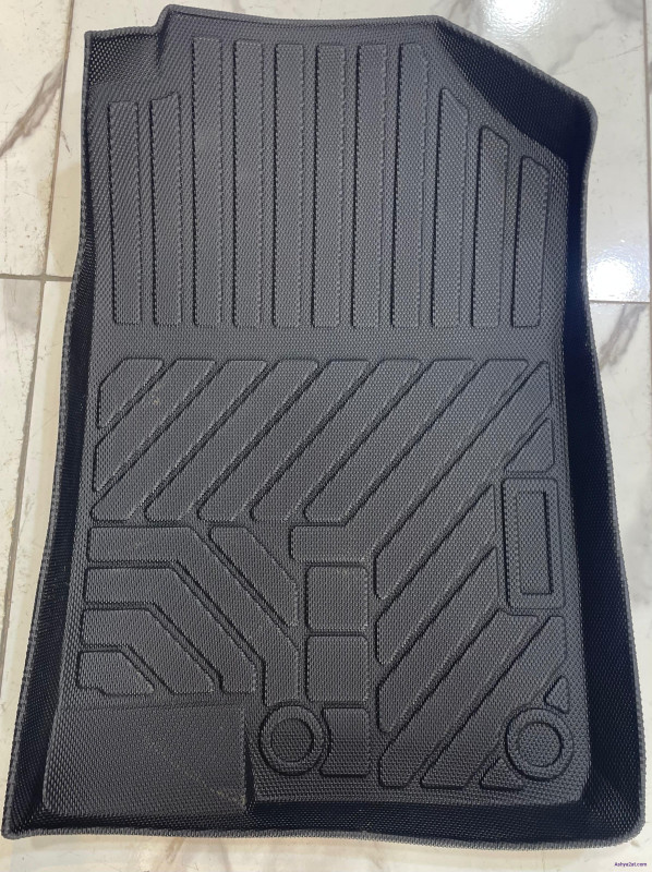 ارضية سيارة