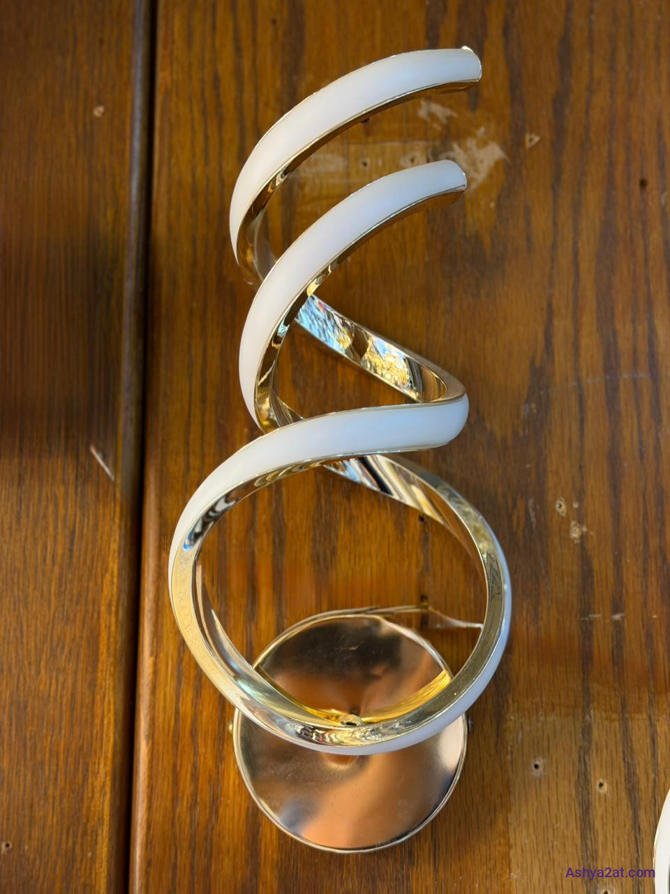 إنارة جانبية معلقة