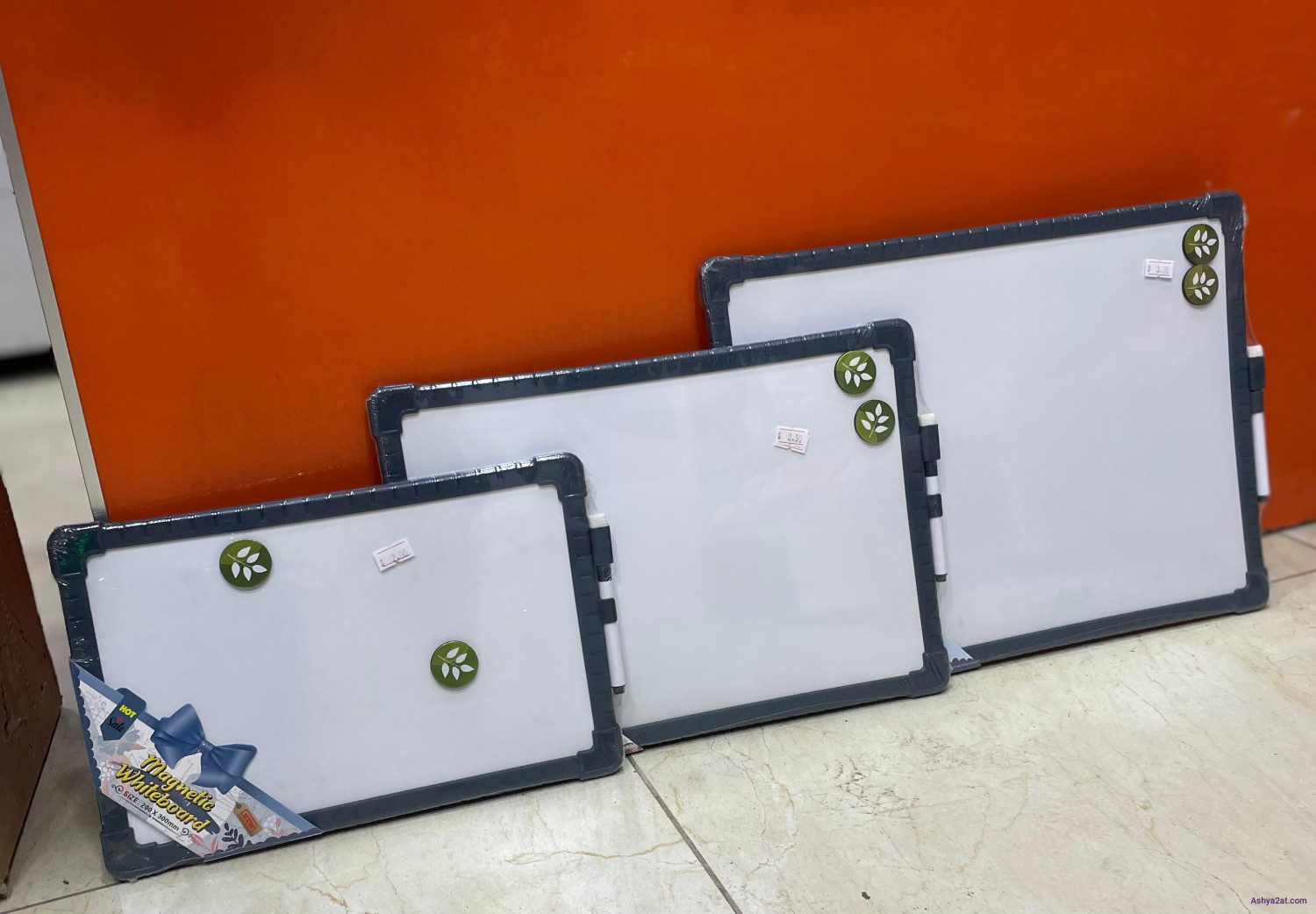 لوح خطاط ابيض