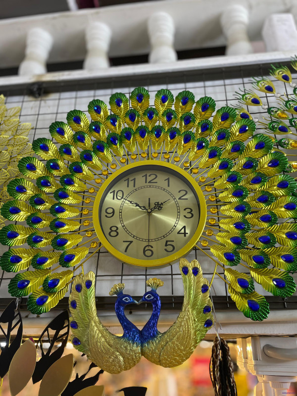 ساعة حائط