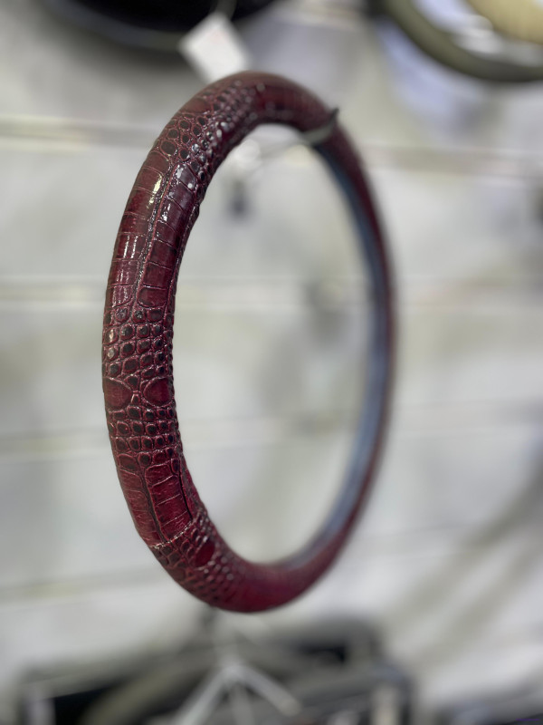 غلاف طارة السيارة