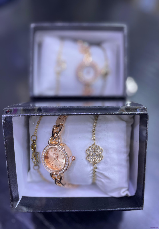 طقم ساعة مع اكسسوار